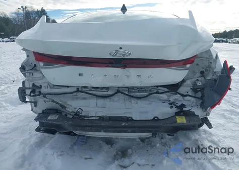 2021 Hyundai Elantra Sel z USA, uszkodzony, nr VIN 5NPLM4AG8MH012183